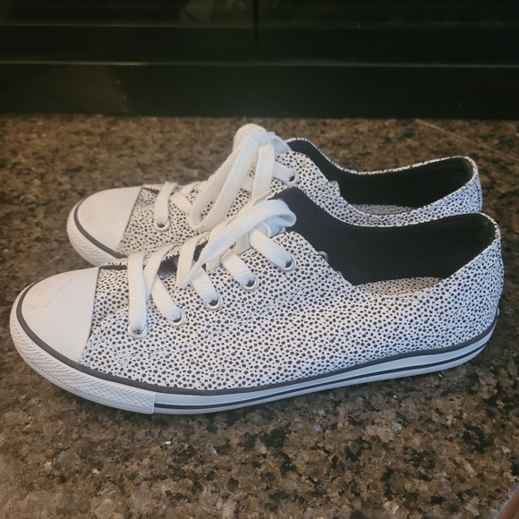 Speckled low top Converse sneakers. women's size 7.5 - Picture 3 of 4